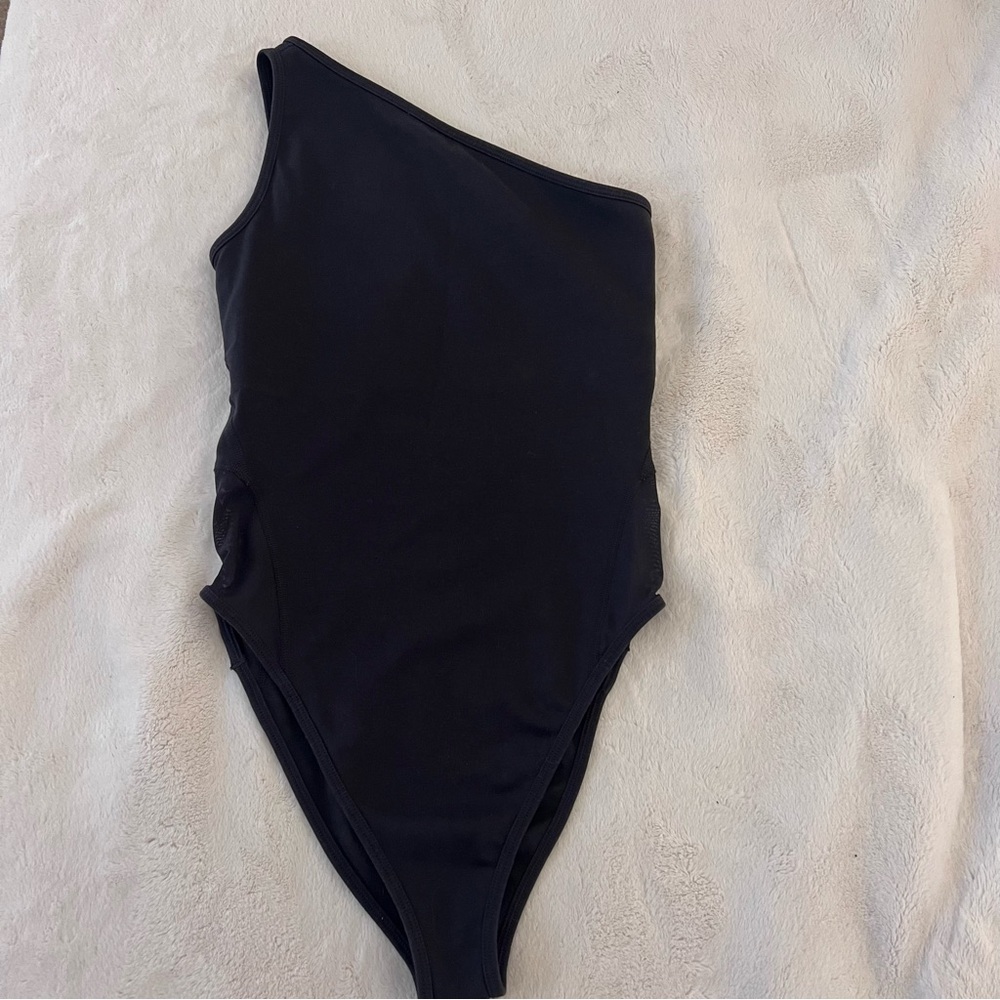 NIKE BLACK ONE SHOULDER BODYSUIT
